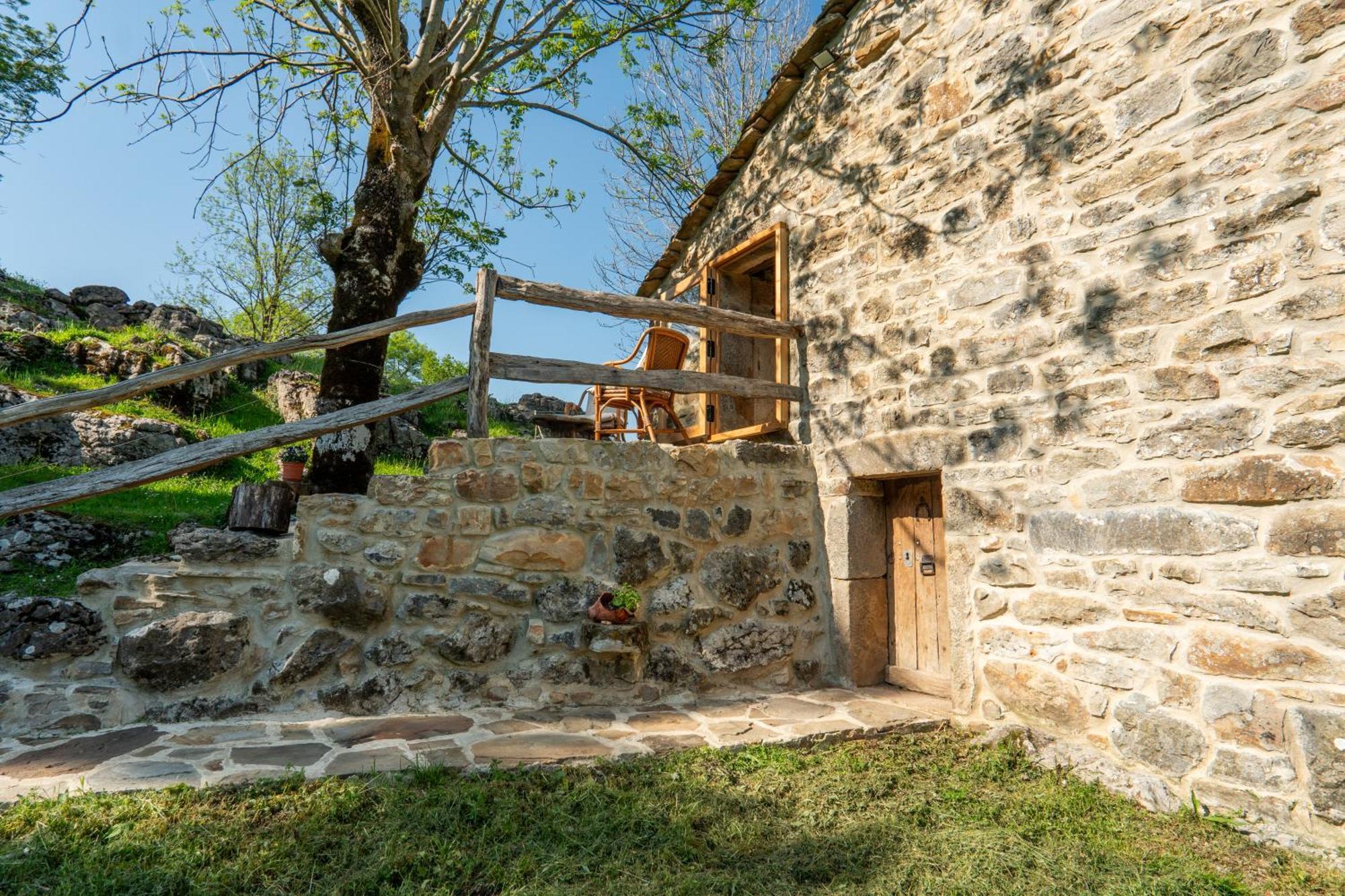 Vivienda Pasiega Lo Lucas 1920 San Roque de Ríomiera Exterior foto